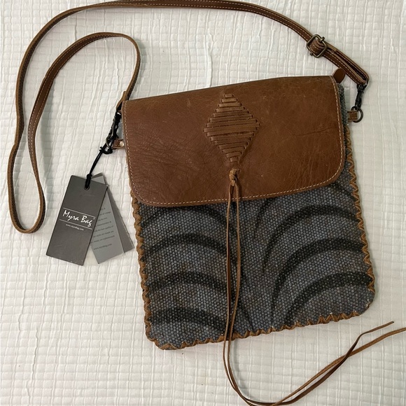 Myra Bag - Picture 3 of 6